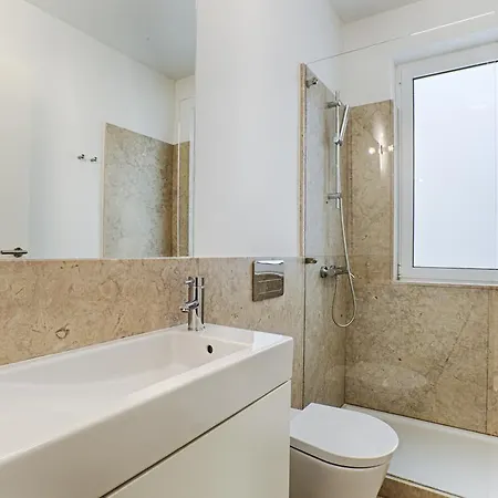 Bmyguest - Fifty Two Apartment *