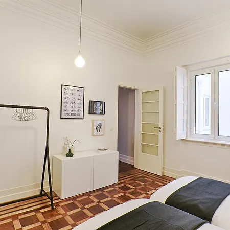 Bmyguest - Fifty Two * Lisbon